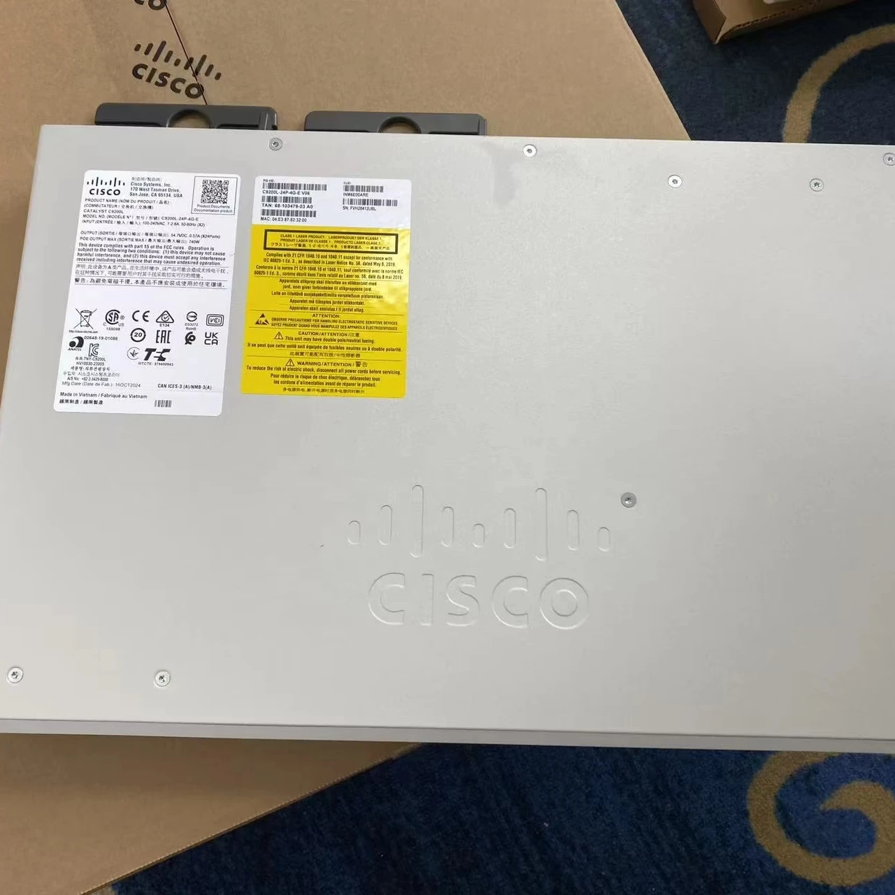 Managed Switch 24 Port Gigabit - C9200-24T-E：Cisco Catalyst 9200シリーズ、24ポート、PoE非対応、レイヤー3管理型ギガビットイーサネットスイッチ、モジュール式アップリンク対応。
